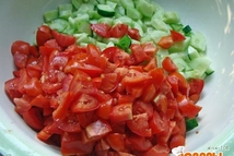 Шаг 2: Все тщательно перемешиваем. Банки моем, …