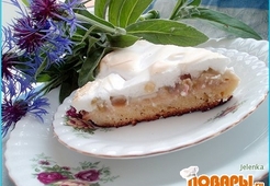 Пирог из ревеня с воздушным безе