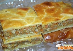 Рецепт: Сочный капустный пирог с куриным фаршем