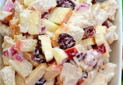 Салат картофельный с курицей и яблоками