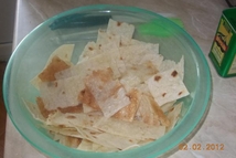 Шаг 1: Лаваш развернуть и слегка смазать …