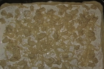 Шаг 6: достаем тесто из морозильной камеры, …