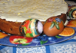 Рецепт: Кулич с изюмом и лимонной глазурью