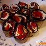 Рулетики из баклажанов с сыром, чесноком и помидорами