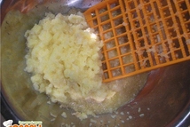 Шаг 1: Картофель очистить, 2 шт. отложить, …