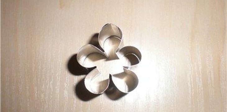 Шаг №7 МК Вырубка для цветов от Ирен