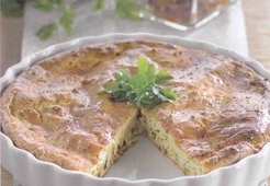 Творожная запеканка с зеленью и вялеными помидорами