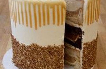 Трехъярусный торт на Хэллоуин