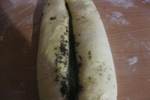 Шаг 8: Свернуть не тугой рулет, закручивая …