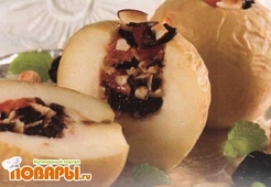 Яблоки, запеченные с сухофруктами