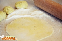 Шаг 4: После того как тесто отлежалось …