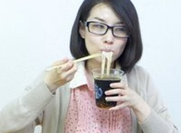 Тренд сезона от японцев: лапша сомен в кофейно-соевом соусе!