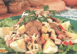 Рецепт: Салат из яиц и крабового мяса