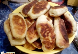 Рецепт: Жареные пирожки на сметанном тесте