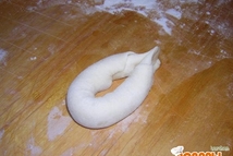 Шаг 4: концы защепляем между собой,