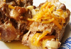 Хвосты, тушеные в пиве