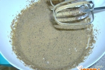 Шаг 2: В большой посуде смешиваем 2 …