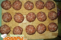 Шаг 4: Все хорошо перемешиваем. Формируем тефтели.