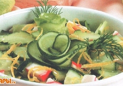 Рецепт: Салат из свежих огурцов с крабами