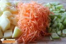 Шаг 1: Ставим кипятиться чайник. Включаем плиту …