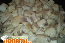 Шаг 3: Обжариваем в воке лук, добавляем …