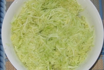 Шаг 1: С кабачков, если не молодые, …