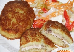 Рецепт: Котлеты картофельные, фаршированные свининой