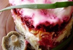 Веганская или постная «сельдь» под шубой с груздями