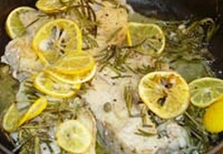 Треска с розмарином и каперсами