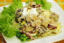 Шаг 8: Для подачи на стол салат …