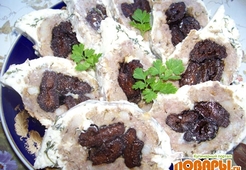 Мясной рулет в майонезе