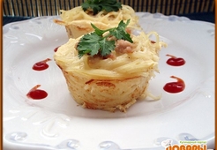 Спагетти с фаршем в формах для маффинов