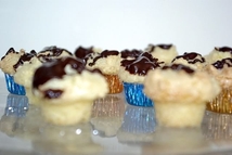 Шаг 3: Шоколад растопить на водяной бане, …