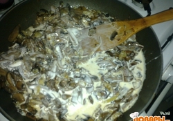 Рецепт: Грибы в сливочном соусе