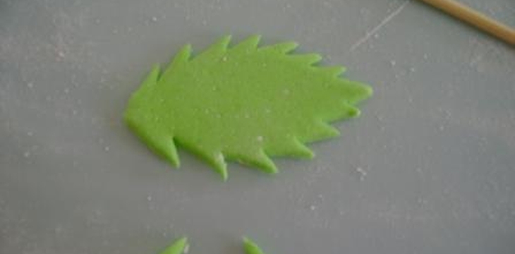 Шаг №10 МК ромашек и листочков от Annula