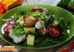 Рецепт: Салат с багетом и фетой по-гречески  