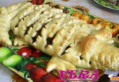 Мясной пирог "крокодил"