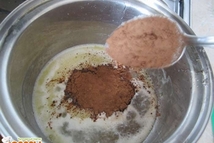 Шаг 7: Когда корж будет готов, вынимаем …