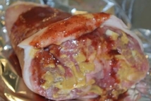 Шаг 2: Обмазать горчицей, полить ткемали, посолить