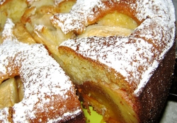 Рецепт: Пирог с хурмой и яблоками