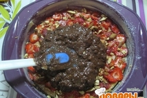 Шаг 3: Соединить печенье и орехи с …