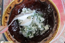 Шаг 6: Добавляем пару ложек сметаны и …