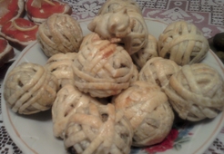 "Клубочки" из слоеного теста