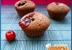 Рецепт: Вишневые маффины с какао