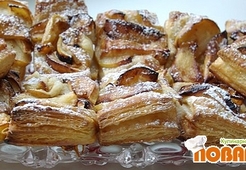 Слоенки с яблоками