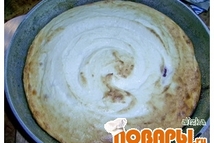 Шаг 8: Выложите творожную массу поверх вишни …