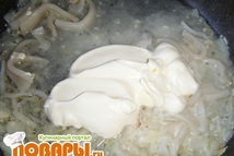 Шаг 3: Варим макароны почти до готовности. …