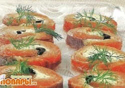 Рецепт: Рулетики из лосося