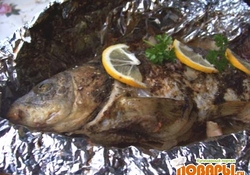 Рецепт: Карп, запеченный в фольге
