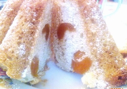 Рецепт: Сочный кекс с абрикосами